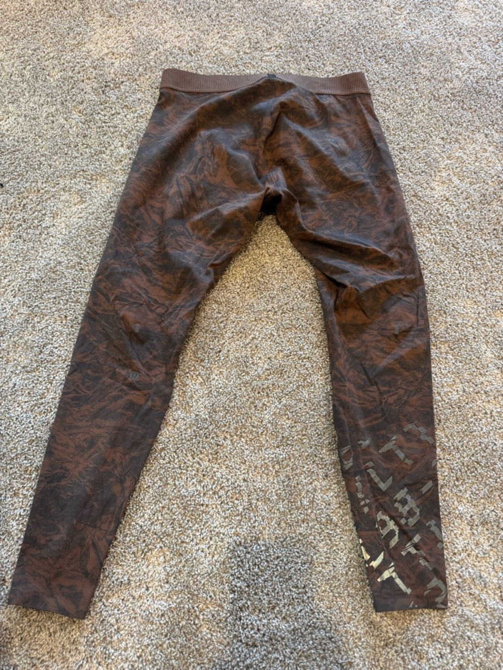 Men’s Lululemon license to train tight XL 27”